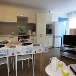 Meuble De Tourisme 2*, T2 Cabine, Rdc, 4 Couchages, A Plage. Apartmán *