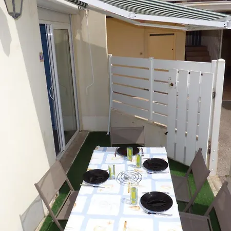 Meuble De Tourisme 2*, T2 Cabine, Rdc, 4 Couchages, A Plage. Apartmán *