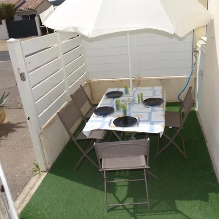 Meuble De Tourisme 2*, T2 Cabine, Rdc, 4 Couchages, A Plage. *